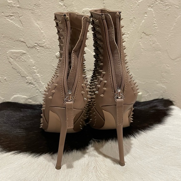 STEVE MADDEN Studded Nude Tan Ankle Boots Stiletto Heels // Vapor Heel in Mocha - Picture 4 of 10